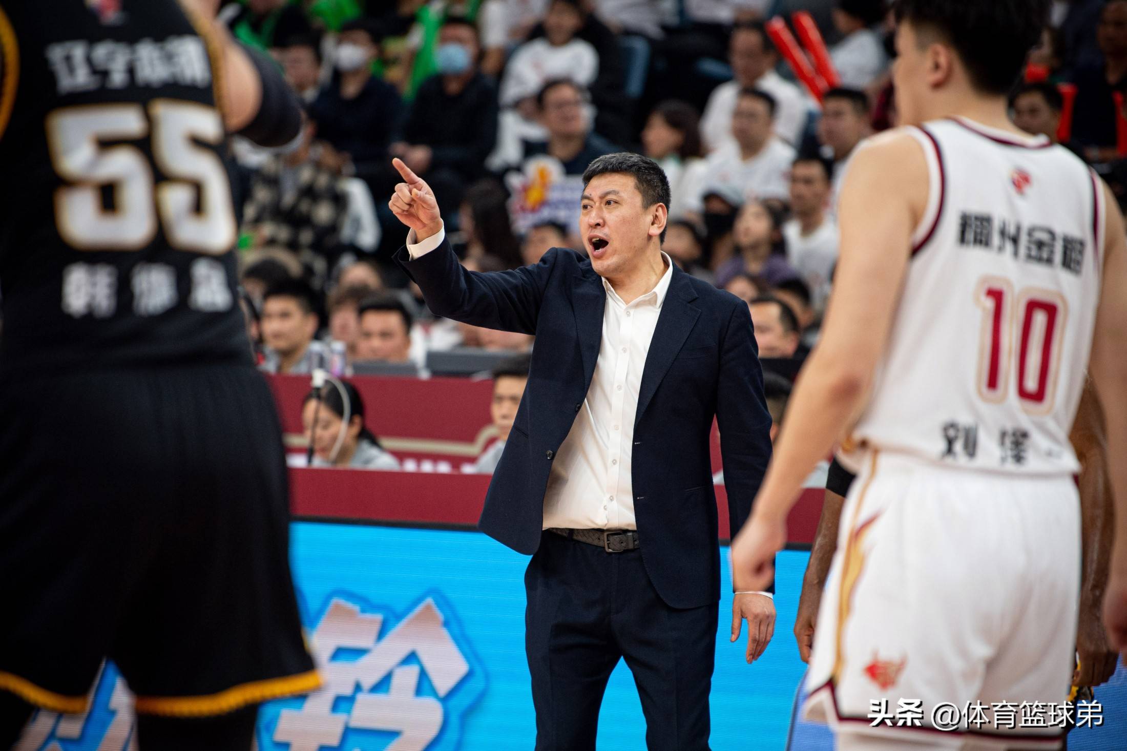转会期体能课后；广厦男篮防线松动备战西甲；震撼外界；心理建设被强调