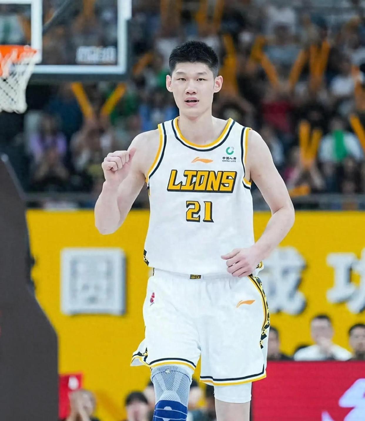 转会期体能课后；广厦男篮防线松动备战西甲；震撼外界；心理建设被强调