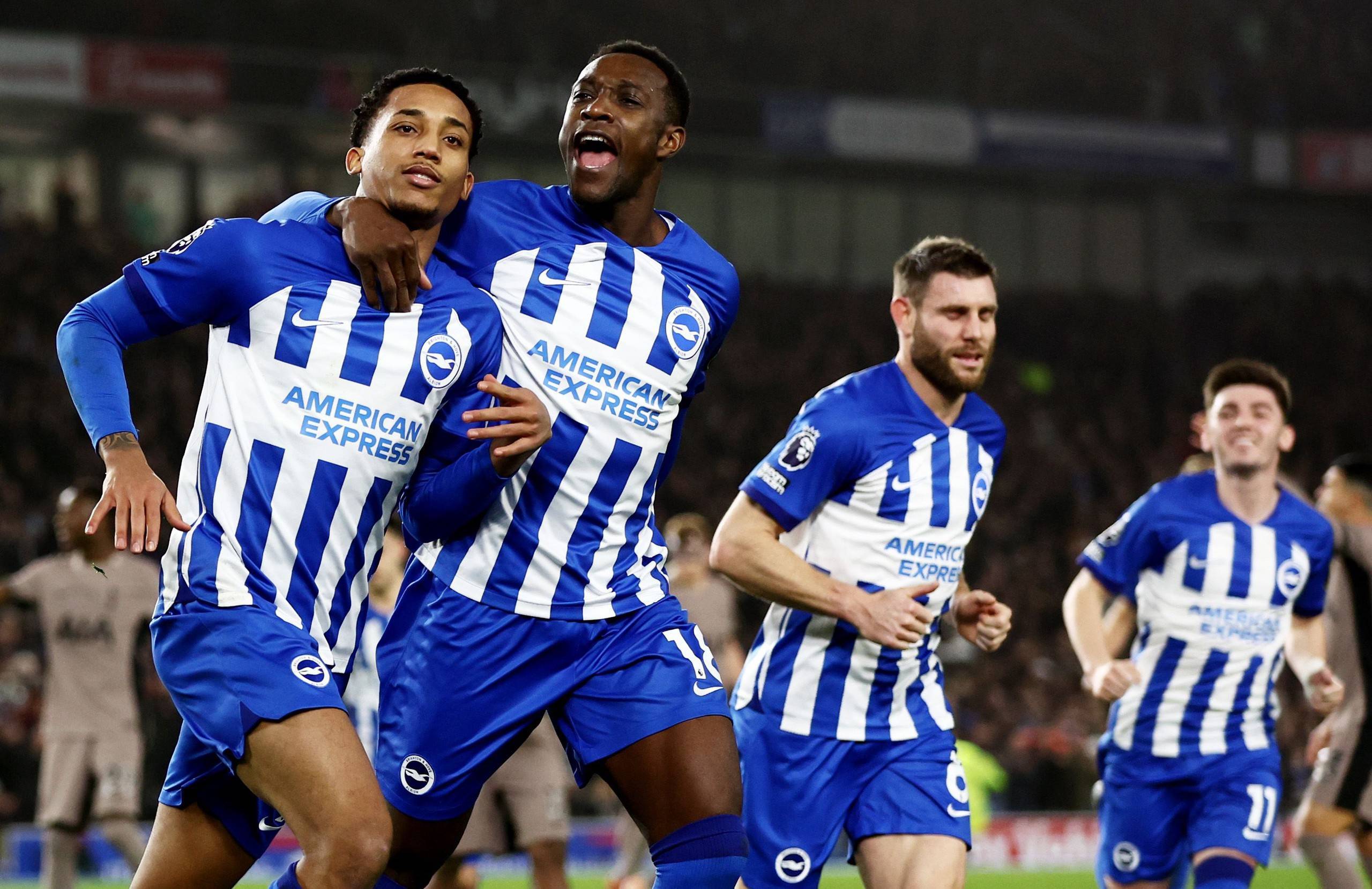 包含英超今晚再迎强敌，马赛扳平良机，主帅态度：话题不断，更衣室氛围转暖的词条