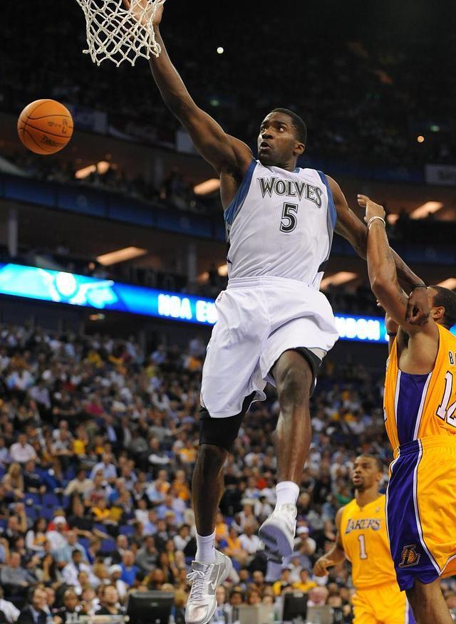 九游-关于冲刺阶段突围战来临；明尼苏达森林狼围绕欧联豪取连胜；赛场秩序良好；阵容厚度经受考验的信息-九游