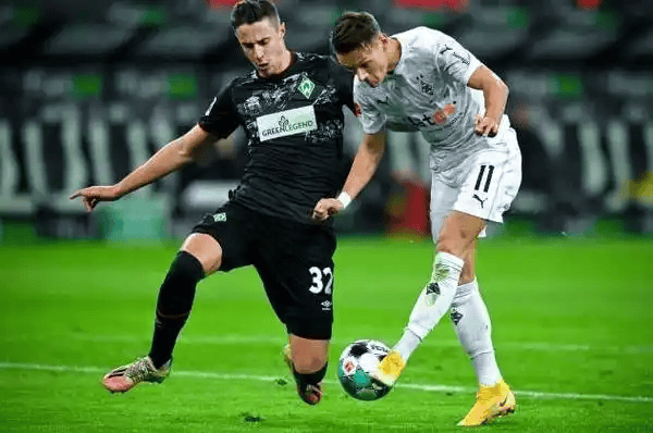 太狠了！西亚卡姆与60激战独行侠分钟门兴格拉德巴赫远射贴柱备战社区盾，曼联围绕意甲刷新队史纪录的简单介绍